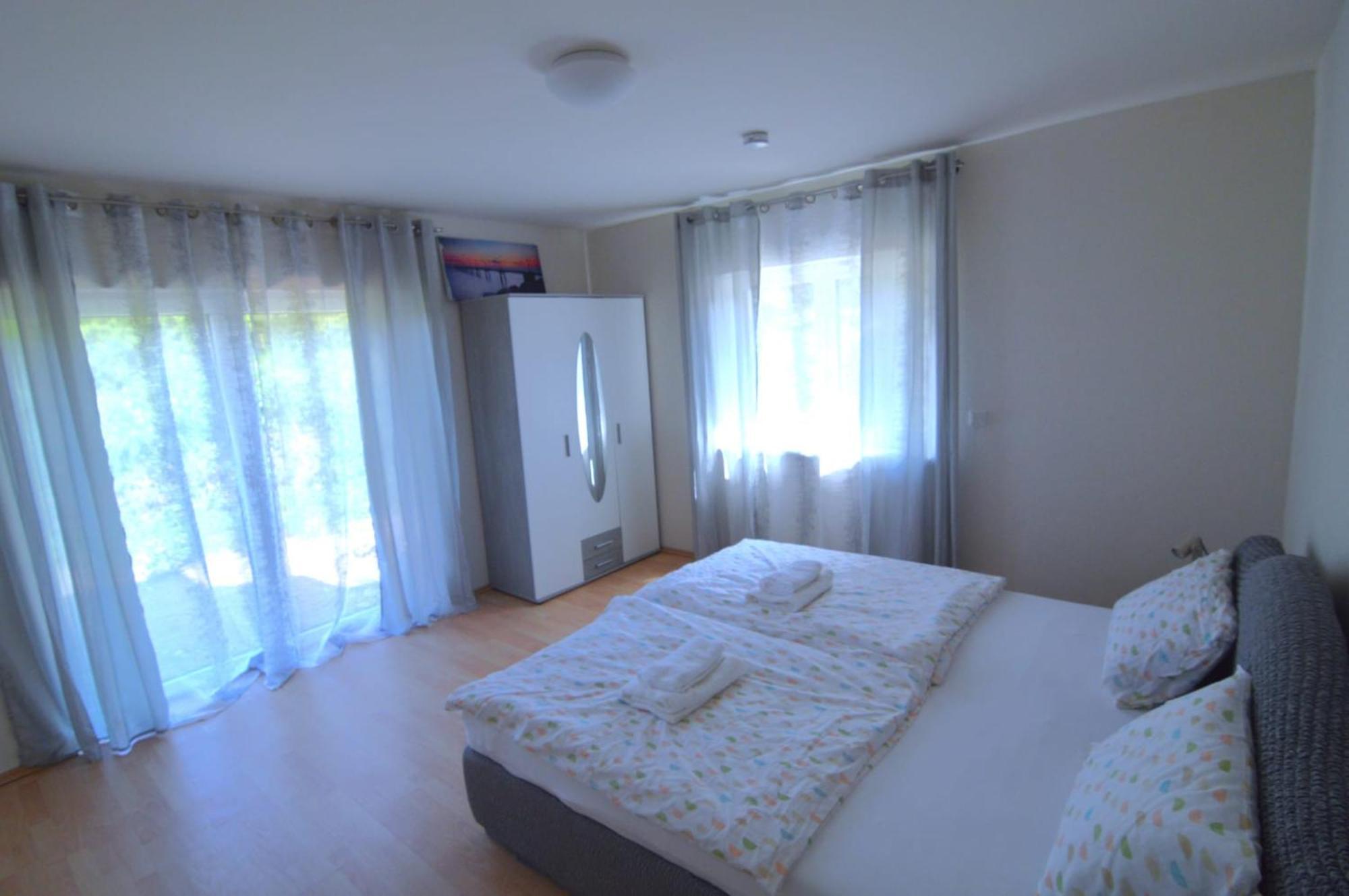 Apartment The Gold House 80qm Gemuetlich Und Erholsam! *